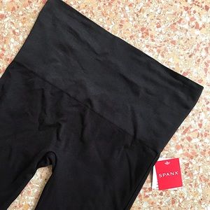 NWT Spanx bike shorts in very black
